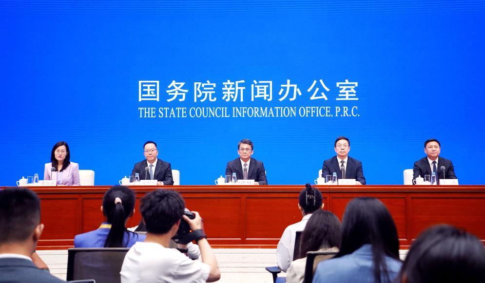 在乡村振兴中书写新篇章——国新办发布会聚焦东西部协作三十年